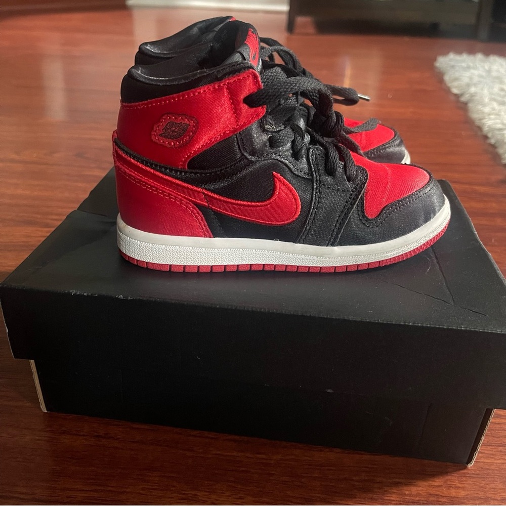 🛑SOLD🛑Jordan 1 Satin Red and Black Sneakers